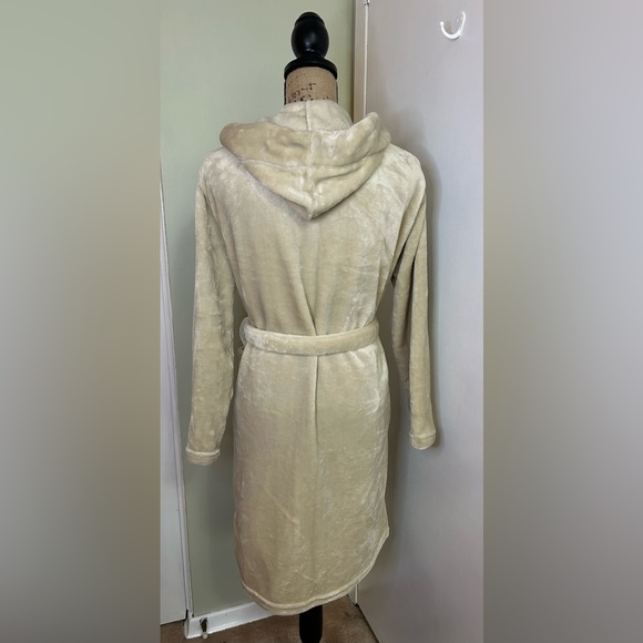 Summer and Rose Robe - Picture 3 of 4